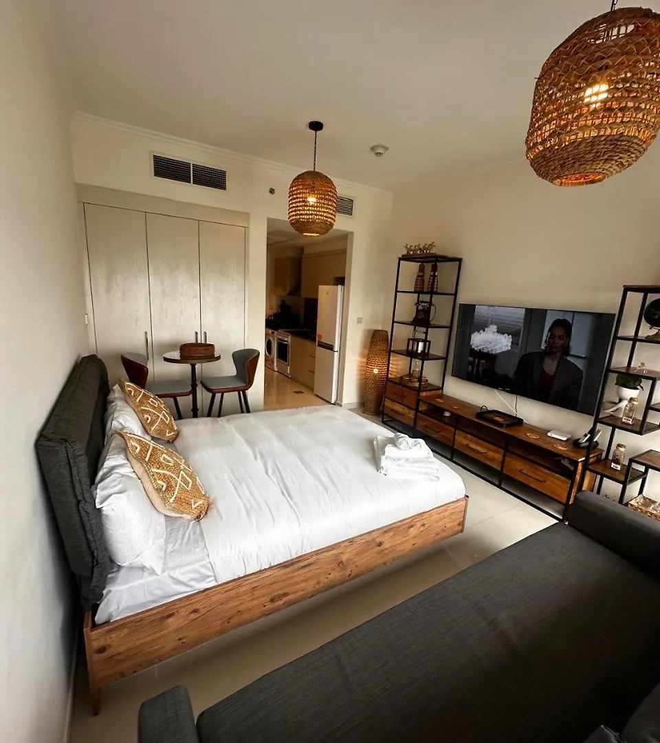 Apartamento Damac Hills, Trump Golf Resort, Penthouse Studio Dubái Emiratos Árabes Unidos